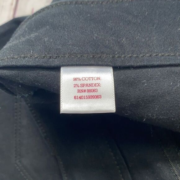 So shorts  - Picture 5 of 5